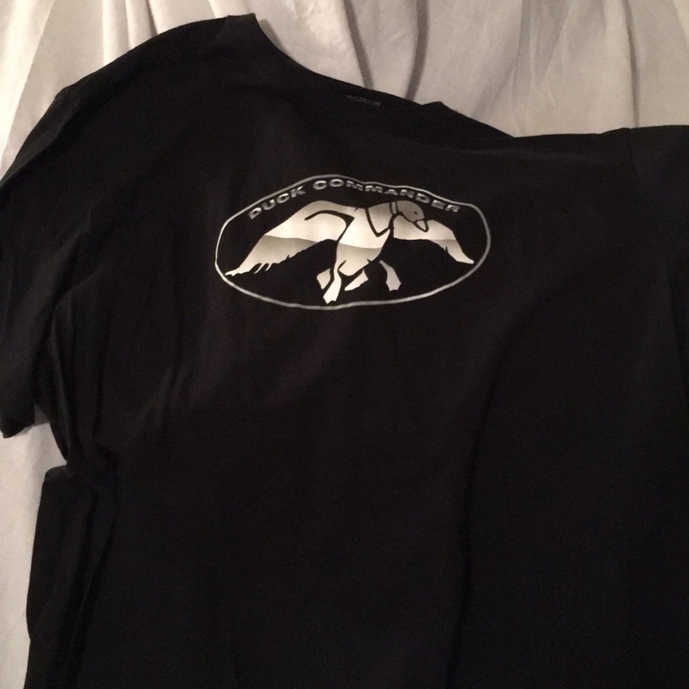 Black tee